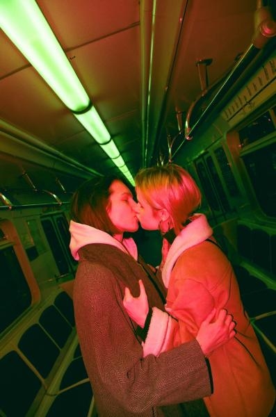 “Radikal aşkın huzur bozan kartpostalları” LGBTQ+ galerisi resim 8