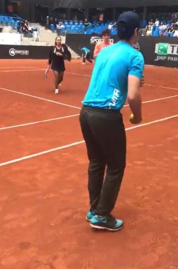 Hülya Avşar'ın tenis kıyafeti sosyal medyayı salladı! galerisi resim 1