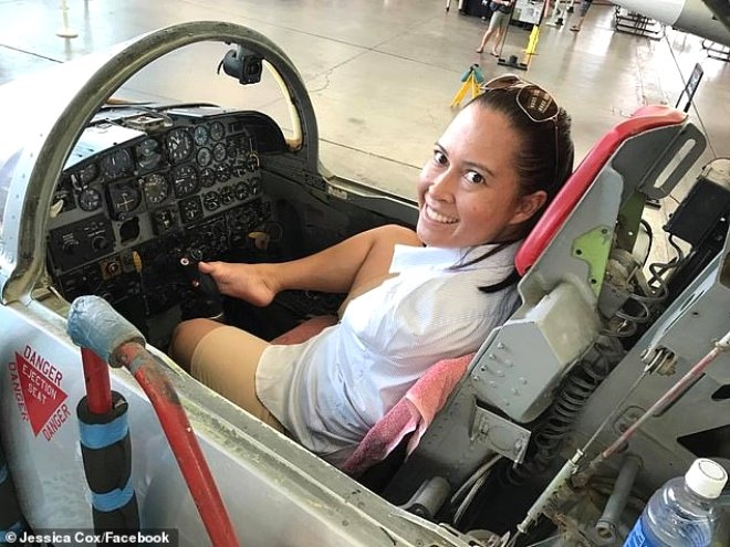 Doğuştan elleri olmayan kadın ayakları ile uçak kullanan ilk pilot oldu! galerisi resim 6
