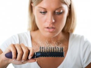 Saç dökülmesinin nedenleri nedir? Saç dökülmesi nasıl engellenir?