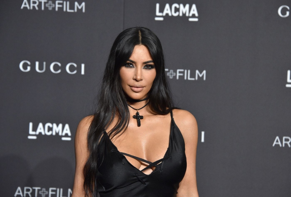Kim Kardashian kendi korsesi yüzünden altına yaptığını itiraf etti galerisi resim 3