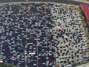Dünyanın en uzun trafik sıkışıklığı kaç gün sürdü ?