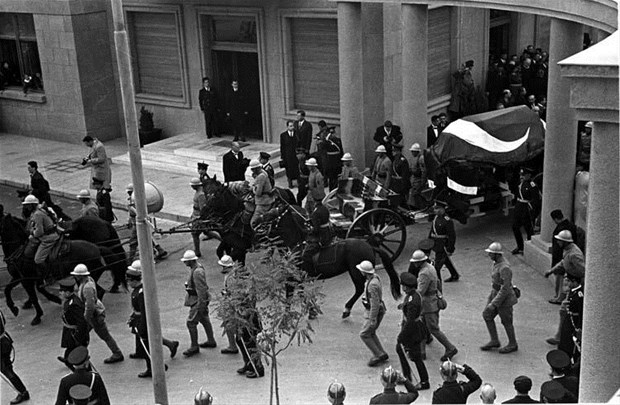 Atatürk’ün cenazesinden fotoğraflar... galerisi resim 9