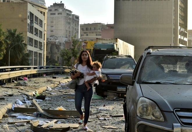Beyrut'u kana bulayan patlama 300 bin insanı evsiz bıraktı galerisi resim 6