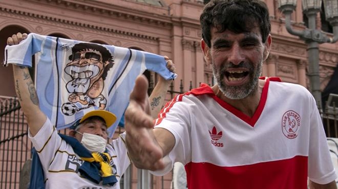 Maradona'nın cenazesi ülkesinde çatışma çıkarttı! Ortalık bir anda  galerisi resim 3