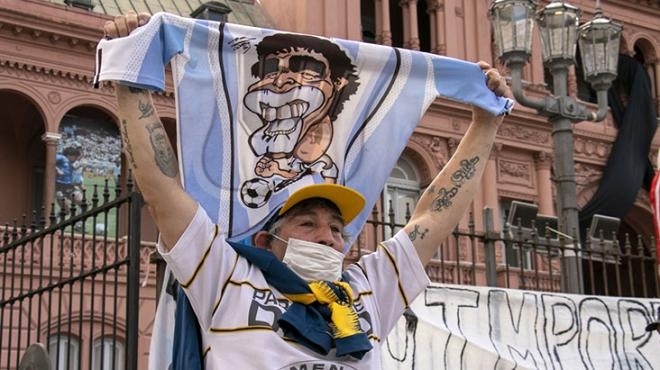 Maradona'nın cenazesi ülkesinde çatışma çıkarttı! Ortalık bir anda  galerisi resim 5