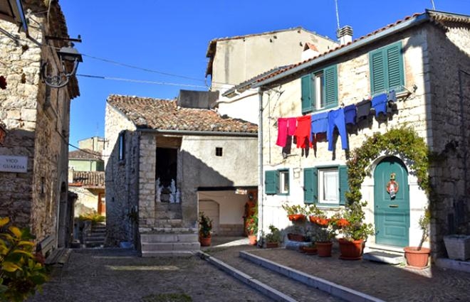 İtalya'nın bir köyünde 9 TL'ye ev sahibi olunuyor! Almak için  galerisi resim 6