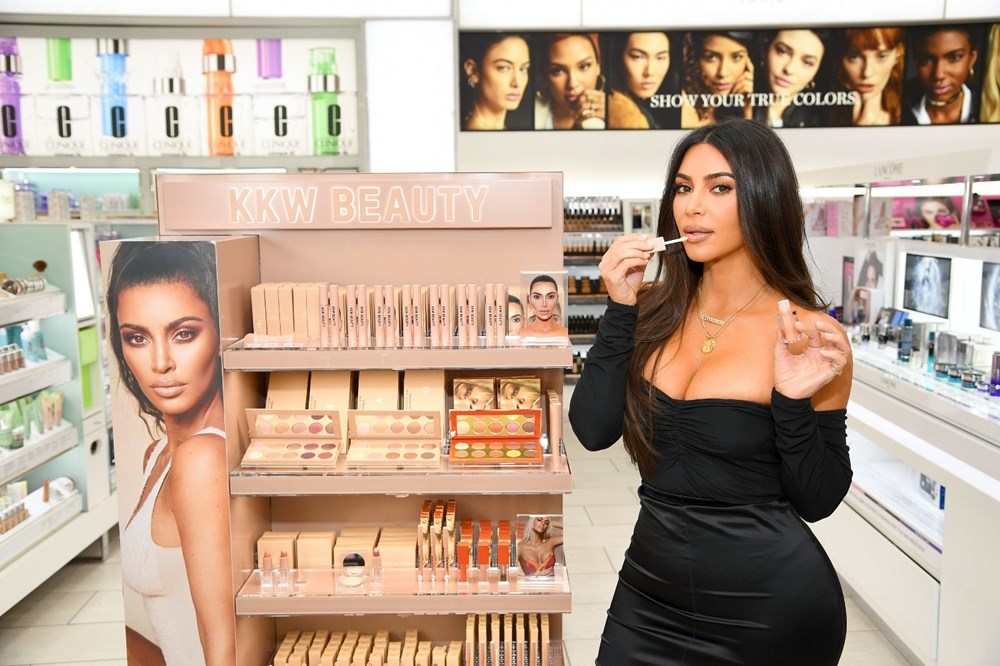 Kim Kardashian servetine 200 milyon dolar daha ekledi galerisi resim 4