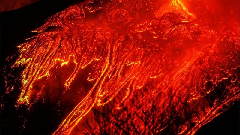 Fotoğraflarla: Etna Yanardağı’ndaki patlamalar Sicilya gecelerini aydınl galerisi resim 2