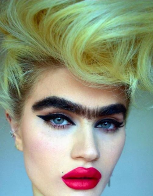 Kaşlarını Almayan Kıbrıslı Instagram Modeli  gündem oldu! galerisi resim 7