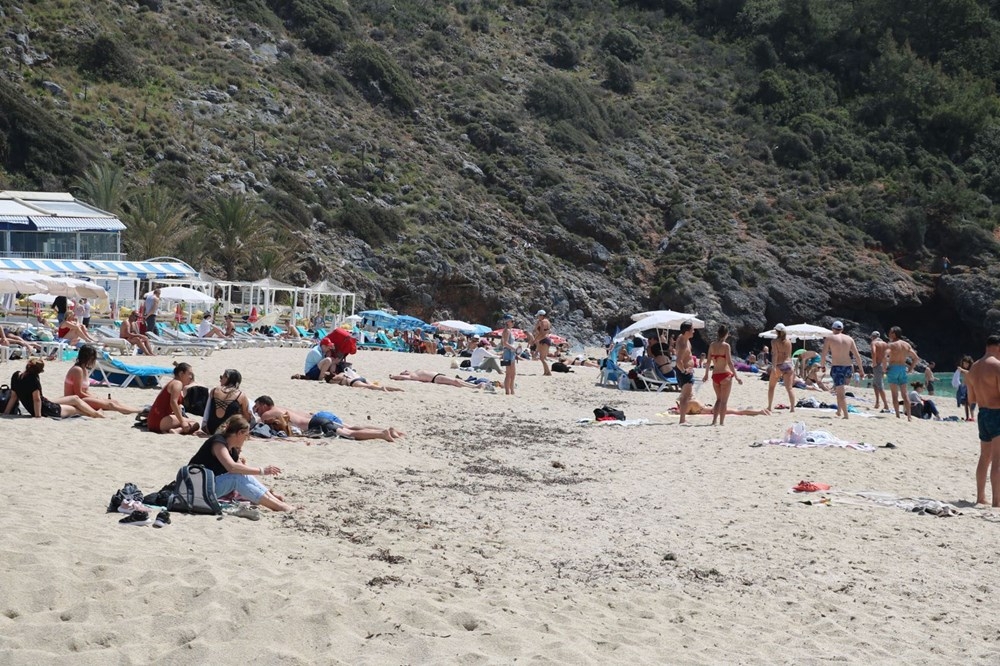 Alanya'da hava sıcaklığı 24 derece! Plajlar doldu galerisi resim 11