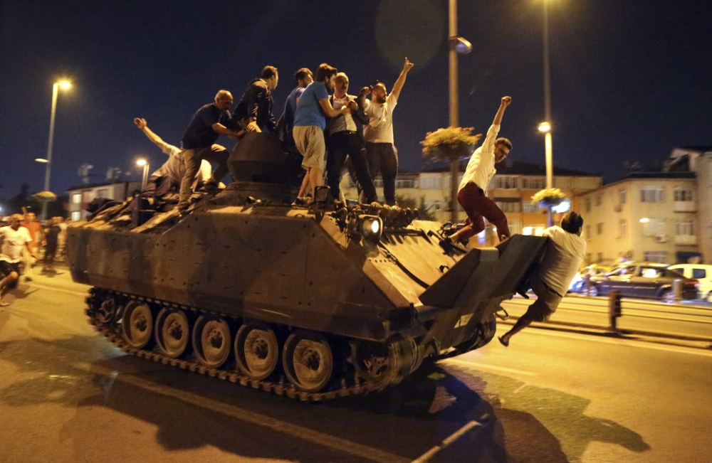 Darbe girişiminde Taksim'den fotoğraflar galerisi resim 5