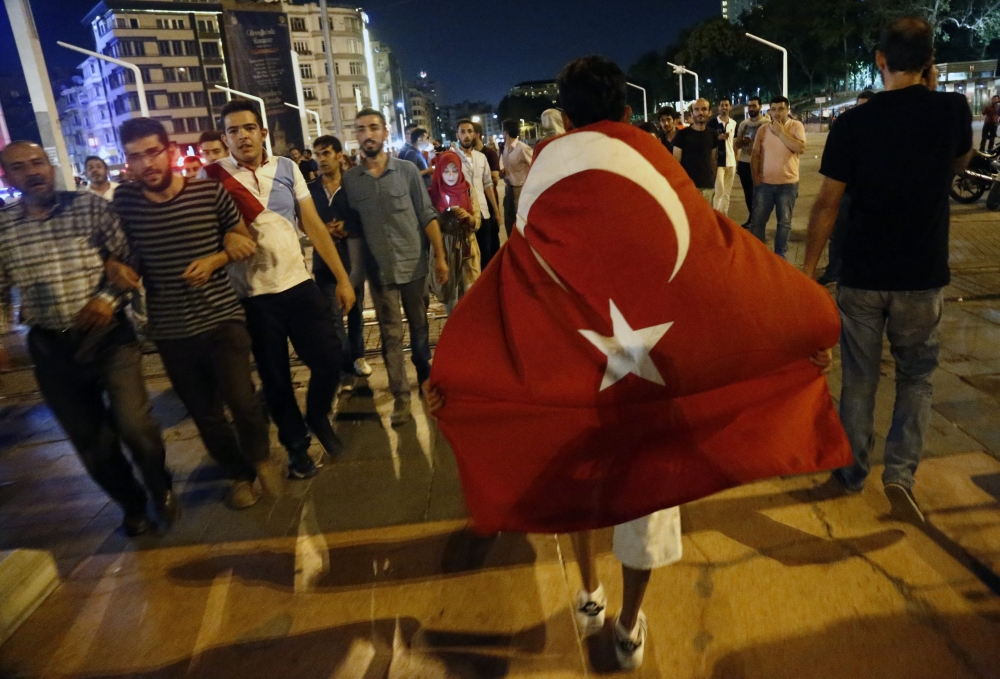 Darbe girişiminde Taksim'den fotoğraflar galerisi resim 8