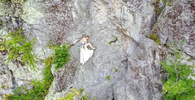 Gelinlikle kayalıklara tırmanan kadın, 5 saatin sonunda unutamayacağı bi galerisi resim 1