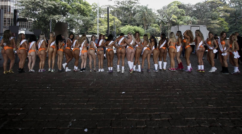 Brezilya’da en güzel kalçalı kadın yarışması galerisi resim 16