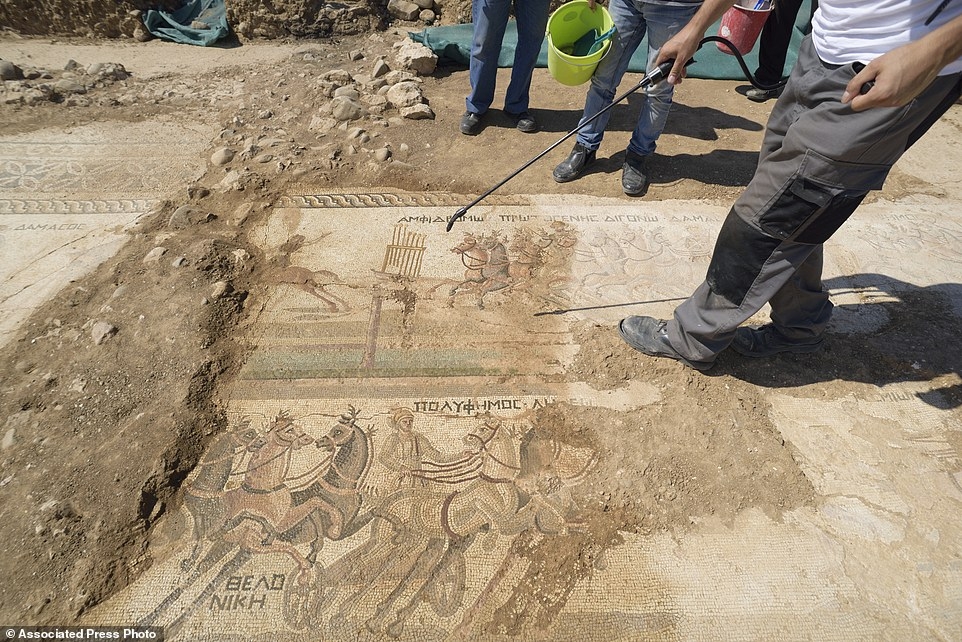 Kıbrıs'ta 1700 yıllık hipodrom bulundu! galerisi resim 6