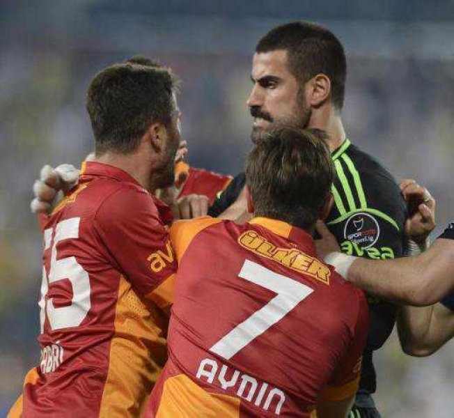 Fenerbahçe - Galatasaray derbilerinin unutulmazları galerisi resim 19