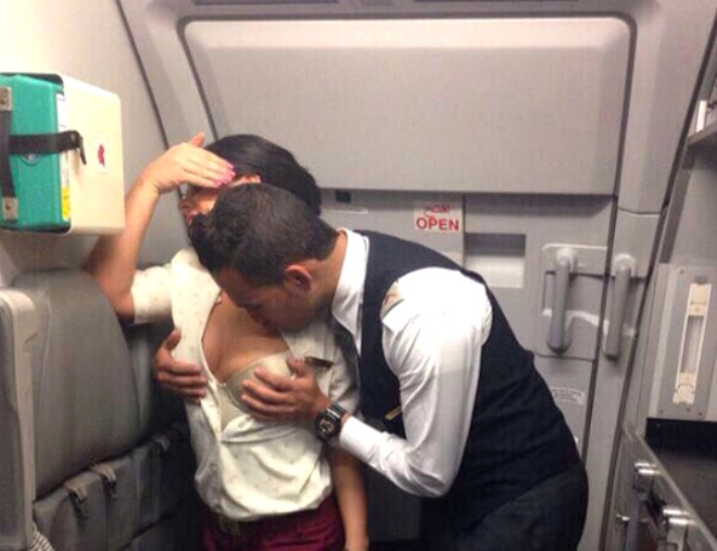 Qatar Airways'ın uçağında çekilen 3 fotoğraf skandal yarattı galerisi resim 5