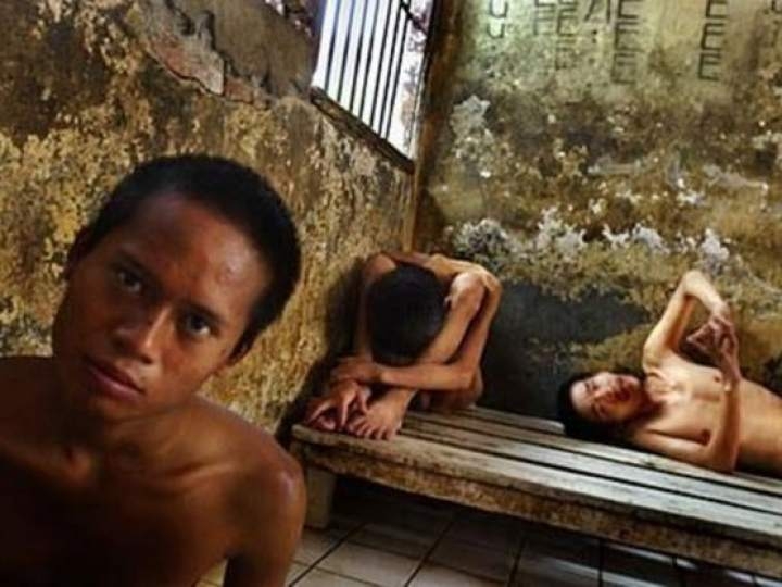 Endonezya'da insanlıktan utandıran görüntüler! galerisi resim 18