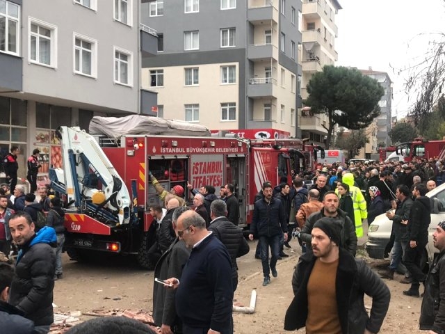 İstanbul Kartal'da 8 Katlı Bina Çöktü! 2 Kişi Öldü, 6 Kişi Yaralı O galerisi resim 10