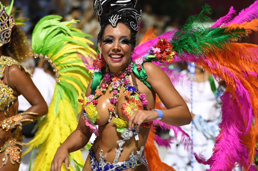Uruguay’da karnaval heyecanı galerisi resim 10