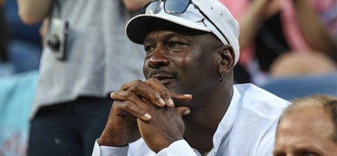 Michael Jordan'ın İmzalı Ayakkabısı 560 Bin Dolara Satıldı