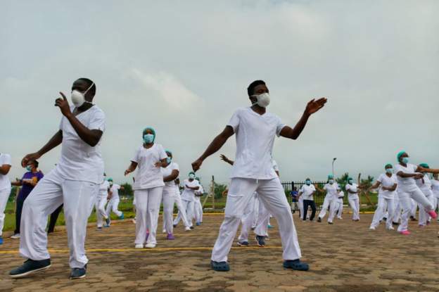 Dünya Sağlık Örgütü: Salgın Afrika'da "farklı bir seyre" işaret ediyor