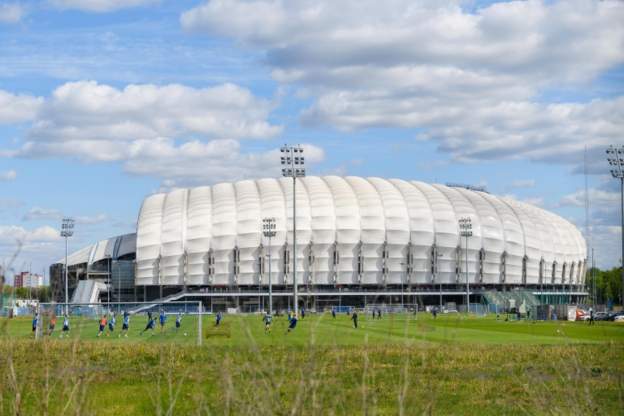 Polonya Futbol Federasyonu her maçı 999 seyirciyle oynamayı önerdi