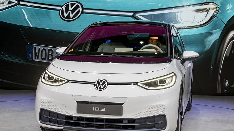 Volkswagen 1 milyon elektrikli araç hedefini iki yıl erkene aldı