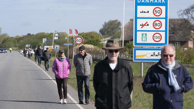 Danimarka'dan aşk mektubu, fotoğraf veya mesaj gösteren çiftlere sınırı geçme izni