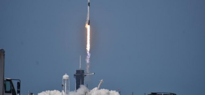 SpaceX firmasına ait 'Crew Dragon' adlı uzay mekiği Uluslararası Uzay Üssü'ne ulaştı