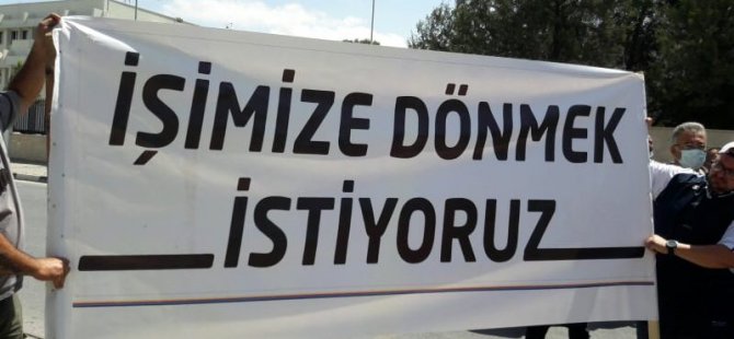 Güney Kıbrıs’ta çalışan Kıbrıslı Türkler, Meclis önünde eylem yapıyor