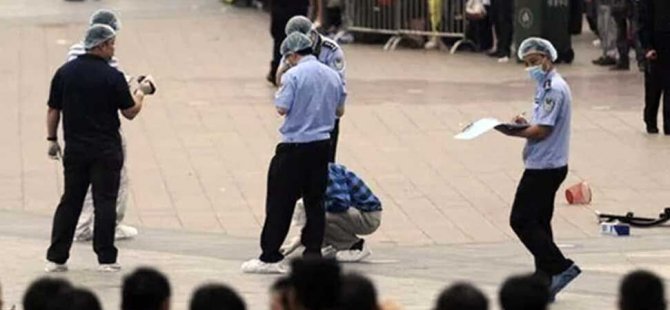 Çin’de anaokulunda güvenlik görevlisi, çoğunluğu öğrenci 39 kişiyi bıçakla yaraladı.