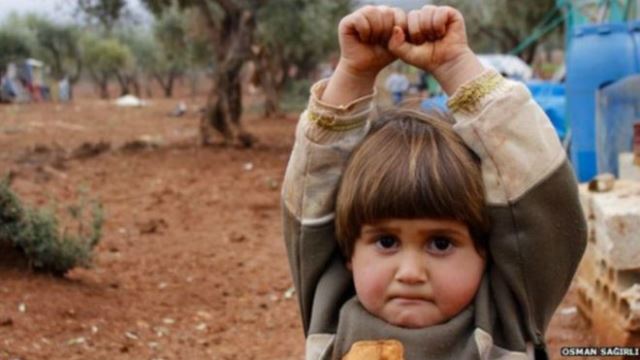 Suriyeli kız fotoğrafını çeken Türk fotoğrafçı anlatıyor
