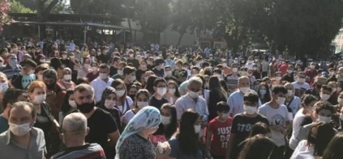 LGS sınavından tehlikeli görüntüler: Binlerce öğrenci, veli ve öğretmen bir araya geldi