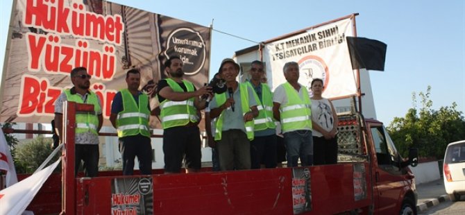 Esnaf, Zanaatkarlar ve Sektör Temsilcilerinin Oluşturduğu Birleşik Eylem Komitesi, Girne’den Başlattıkları Yürüyüşü Başbakanlık Önünde Tamamladı