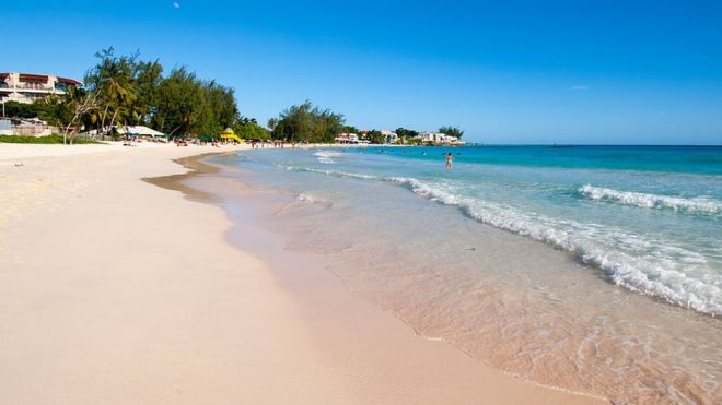 Karayipler'deki Barbados evden çalışan turistlere 1 yıllık oturum izni verecek