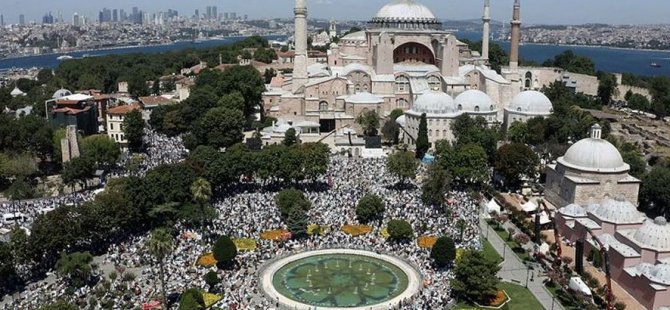 Ayasofya-i Kebir Cami-i Şerifi’ndeki ilk cuma namazı dünya basınında yankı buldu