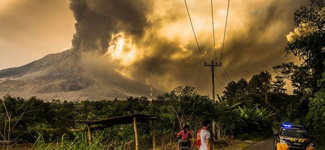 Endonezya’da Sinabung Yanardağı’nda patlama