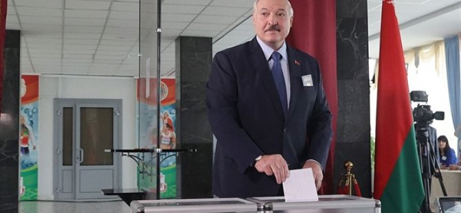 Belarus Cumhurbaşkanı Lukaşenko, Yüzde 80,23 Oyla Yeniden Seçildi