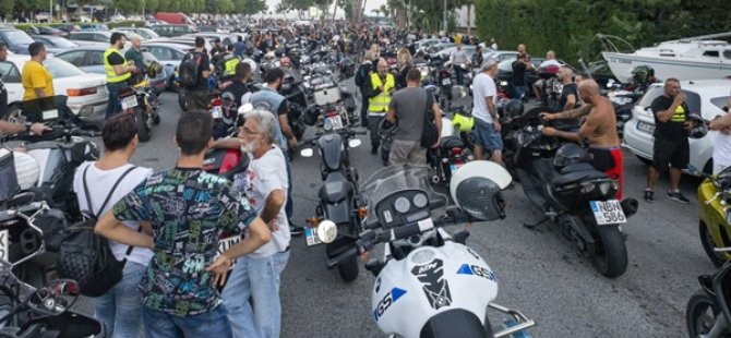 Binlerce Motosikletli, Polisin Sürüş Yasağini Protesto Etti