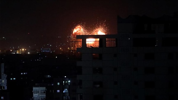 İsrail Gazze'de Hamas'a Ait Bazı Noktaları Vurdu