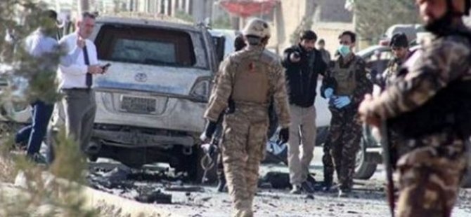 Afganistan'da Art Arda İki Bombalı Saldırı: 13 Ölü