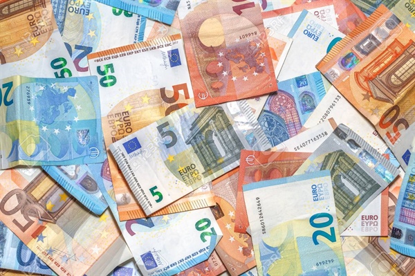 Güney Kıbrıs’ta Asgari Ücret 870 Euro