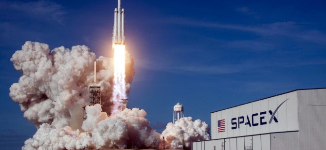 Elon Musk'ın şirketi SpaceX, Turksat 5A'yı uzaya gönderecek