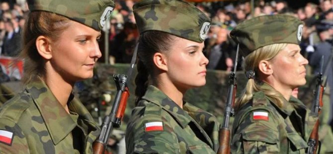 Hollanda'da cinsiyet eşitliği kapsamında kadınlara da zorunlu askerlik yükümlülüğü getirildi