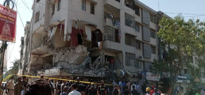 Pakistan'da 4 Katlı Bir Binada Patlama: 5 Ölü