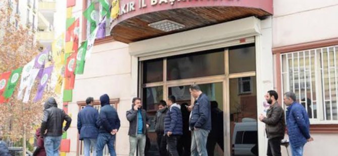 HDP Diyarbakır il eş başkanları gözaltına alındı
