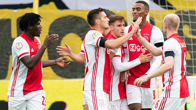 Ajax gol oldu yağdı: Venlo'lu futbolcular maçı bıraktı 13-0 (VİDEO HABER)