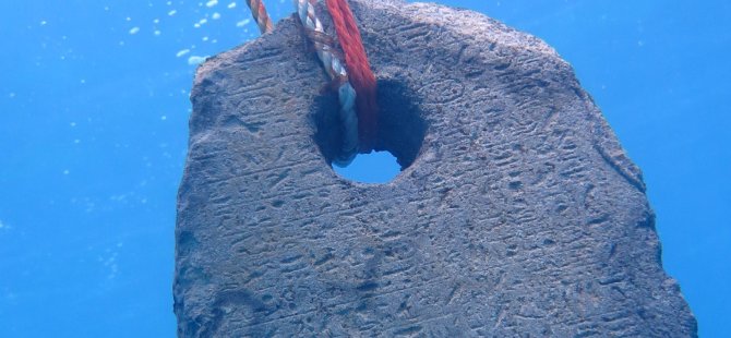 Üzerinde Hiyeroglifler Yer Alan 3 Bin Yıllık Mısır Çapası Denizden Çıkarıldı